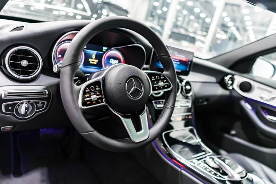 Mercedes-AMG C300 2019 - Hình 9